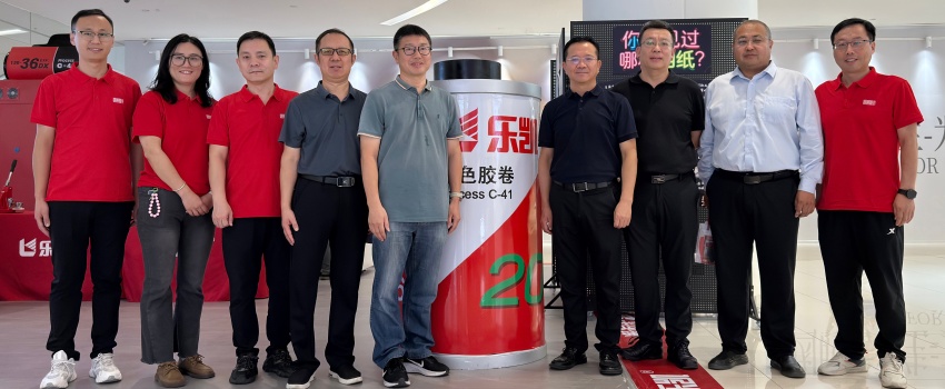 樂(lè )凱膠片國慶亮相保定萬(wàn)博廣場(chǎng)，8天沉浸式體驗點(diǎn)燃市民光影熱情